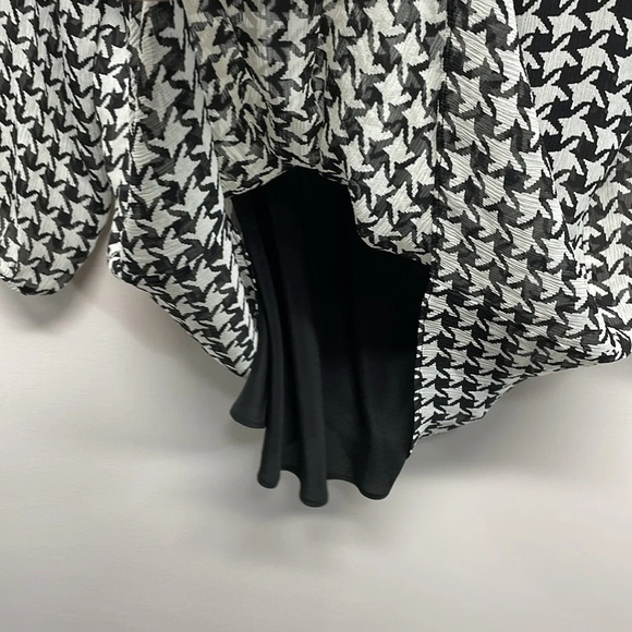 NWT Talbots 100% Silk Houndstooth Blouse with Black Camisole S - Picture 2 of 15